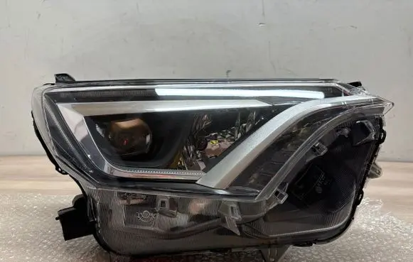 Toyota RAV 4 (XA40) Headlight/headlamp