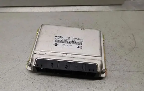 Nissan Almera Tino Engine control unit/module 0281010718 237104U111