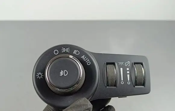 Jeep Cherokee Light switch P68154356AC6722