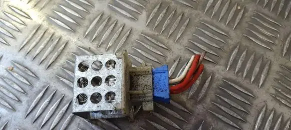 Peugeot 206 Coolant fan relay 