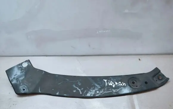 Volkswagen Tiguan Radiator support slam panel bracket 5N0806929A
