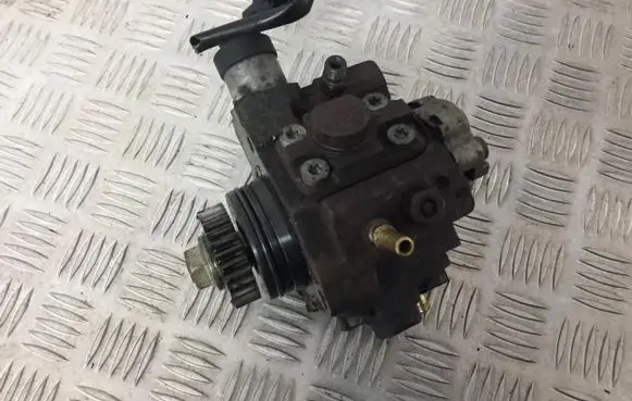 Nissan Qashqai Fuel injection high pressure pump h8200690744 8200679828