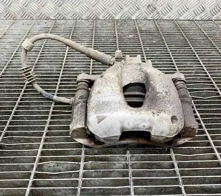 Peugeot 3008 I Front brake caliper