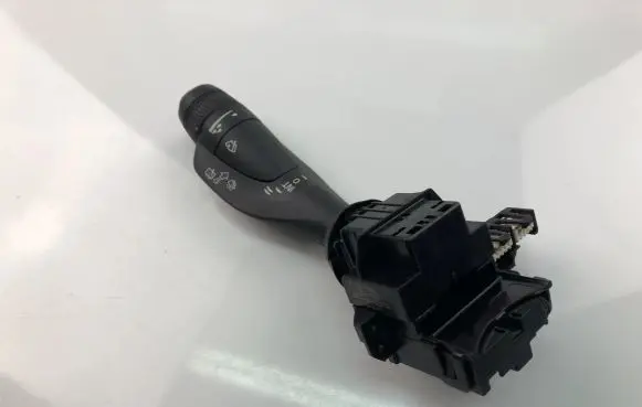 Volvo V70 Indicator stalk E112057