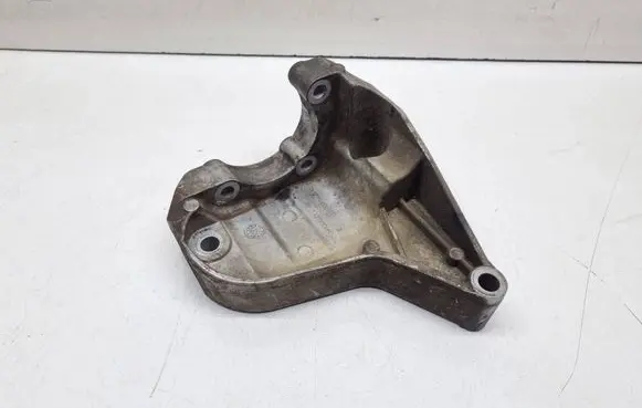 BMW 3 E90 E91 Power steering pump mounting bracket 7794455