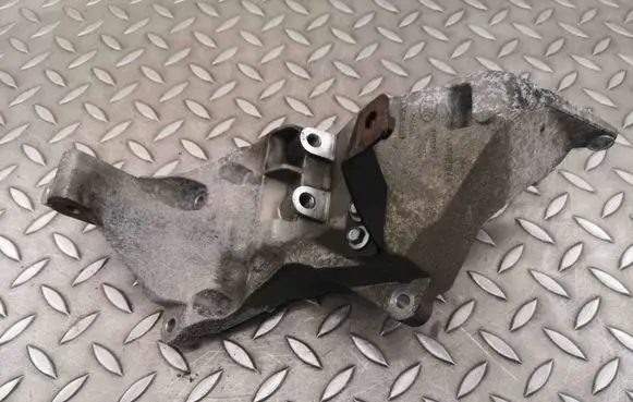 Land Rover Range Rover Sport L494 A/C compressor mount bracket CPLA10239AD