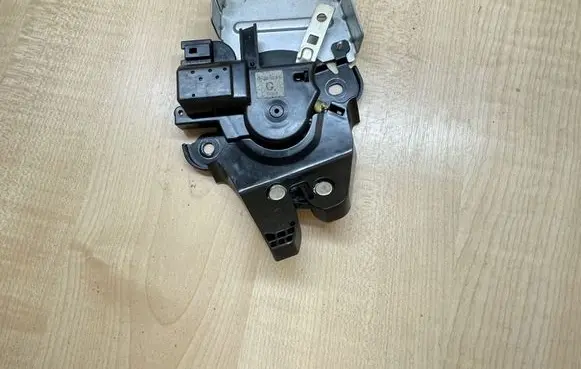 Mazda 6 Tailgate/trunk/boot lock/catch/latch 8J280243C 8J280243 8J28