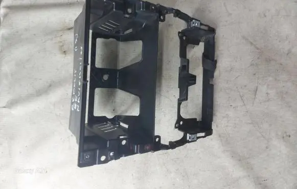 Radio/GPS head unit trim