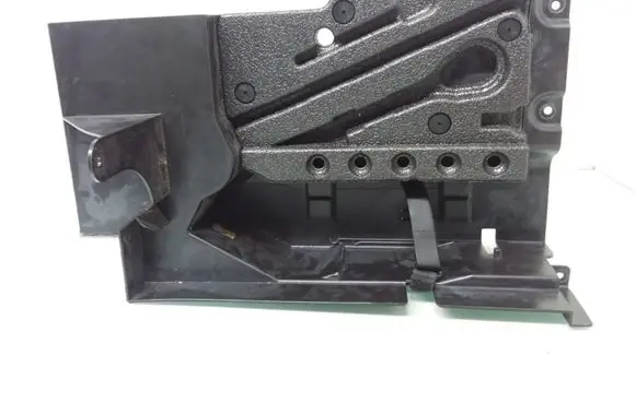 Mercedes-Benz C W203 Tool box 2038900061