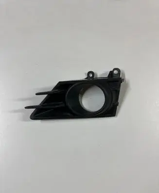 Front fog light trim/grill
