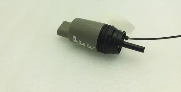 BMW 5 E60 E61 Windscreen/windshield washer pump 6934159 67126934159