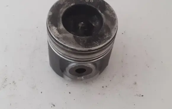 Iveco Daily 1st gen Piston 314399A1 3033173