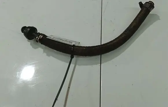 Audi 80 90 S2 B4 Engine coolant pipe/hose 