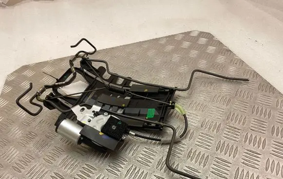 Lexus RX 450H Seat adjustment motor 7275048060