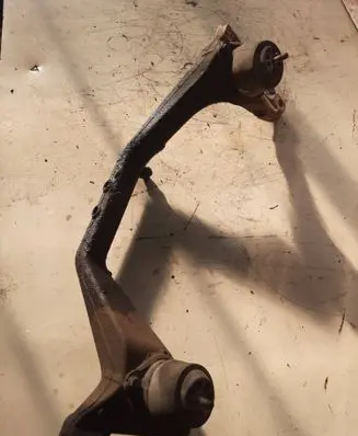 Volkswagen Touareg I Engine mount vacuum valve 