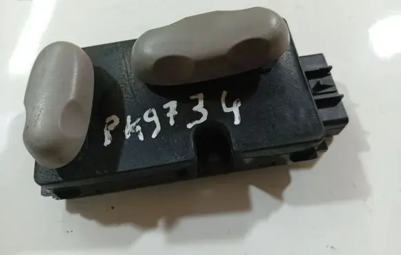 Cadillac SRX Seat control switch 12450263