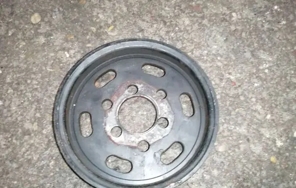 Volkswagen Golf IV Power steering pump pulley 038145255A