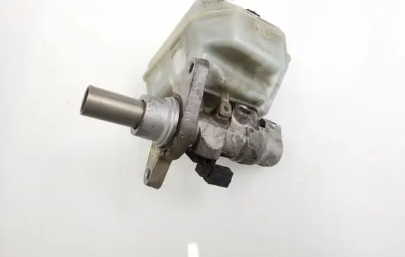 Volkswagen PASSAT B6 Master brake cylinder