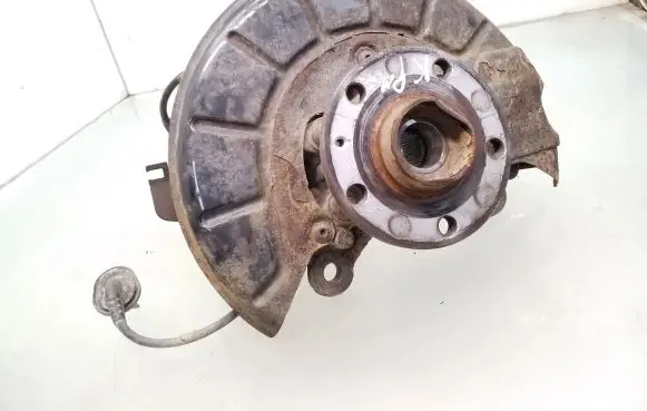 Volkswagen Caddy Front wheel hub spindle knuckle 1K05N