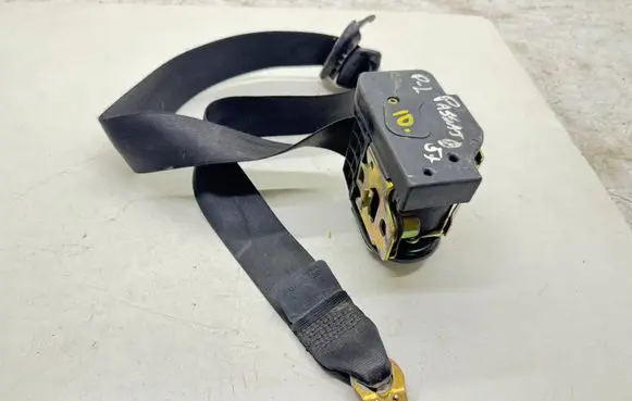 Volkswagen PASSAT B5.5 Front seatbelt 3B2857706C 561084000 010801