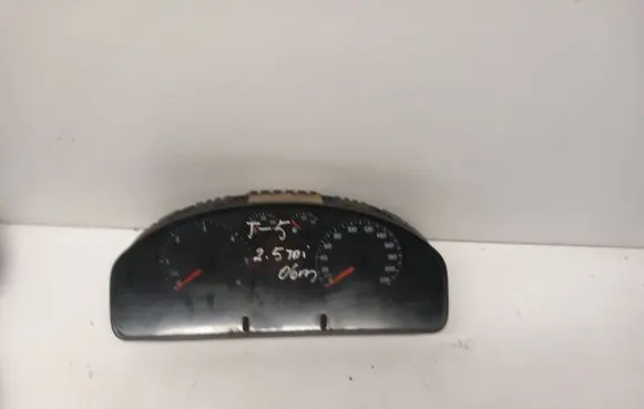 Volkswagen Transporter - Caravelle T5 Speedometer (instrument cluster) 88311346