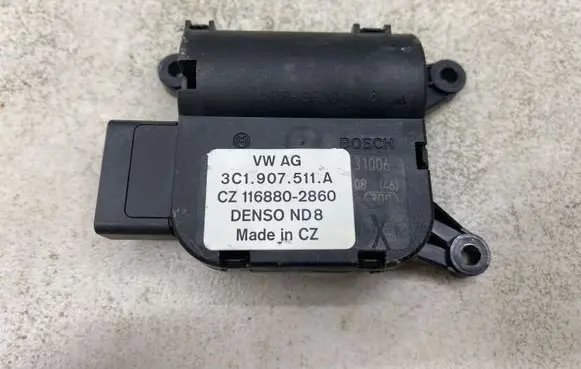 Volkswagen PASSAT B6 Air flap motor/actuator 3C1907511A