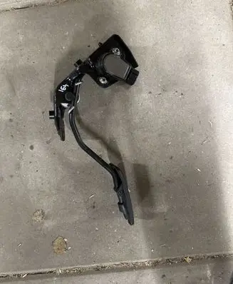 Toyota Corolla Verso AR10 Accelerator pedal position sensor B7425