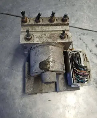 Mazda 626 ABS Pump 2053155 GE7D676E0