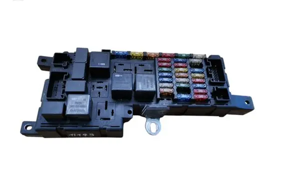 Volvo S80 Fuse module 8678449 518788104