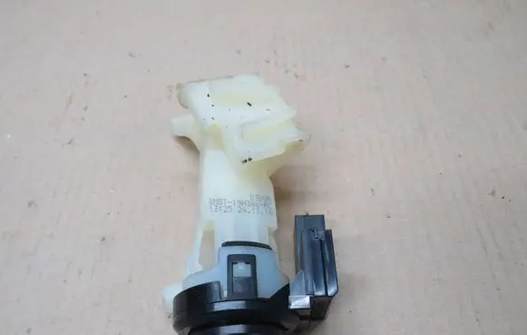 Ford Kuga I Ignition lock 3080E14635 6E5T15607CA 7520013