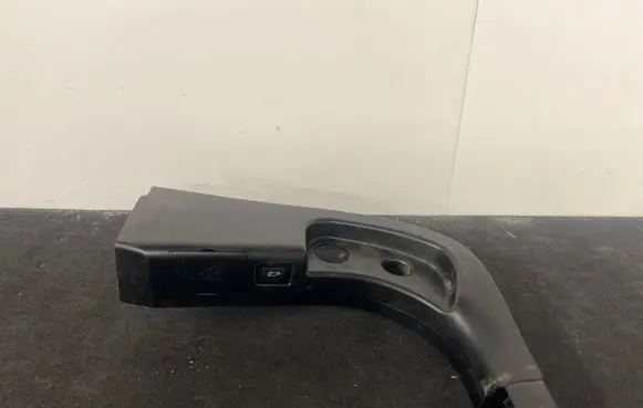 BMW 5 E60 E61 Foot area side trim 7025029 047467 22339910G