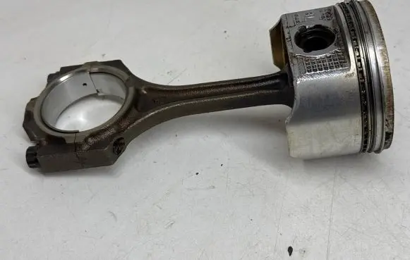 Lexus LS UCF30 Piston with connecting rod 133015008002