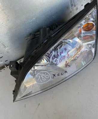Ford Focus Headlight/headlamp