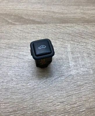 Audi A8 S8 D3 4E Alarm switch 4E0962109A