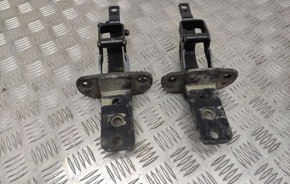 Volvo V70 Tailgate/trunk/boot hinge 31218425