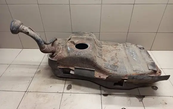 Nissan 200 SX Fuel tank 