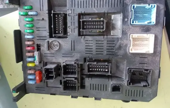 Peugeot 407 Comfort/convenience module 9661940180