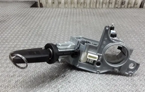 Opel Astra H Ignition lock N0501882