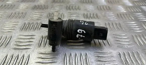 Chrysler Grand Voyager V Windscreen/windshield washer pump