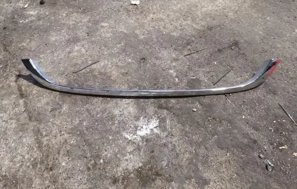 Front bumper splitter molding