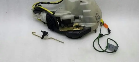 Mercedes-Benz S W220 Rear door lock A2207304135