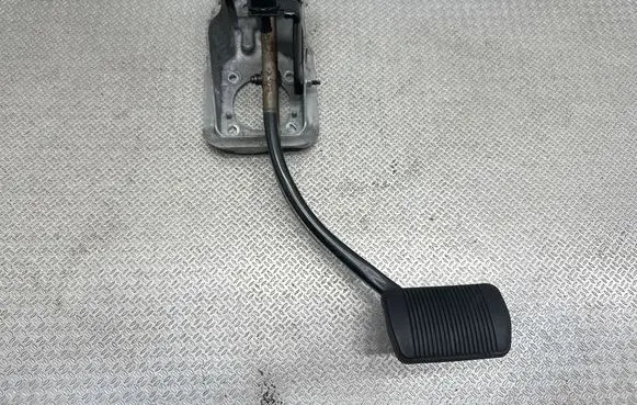 Dodge Durango III Brake pedal 68303341AD