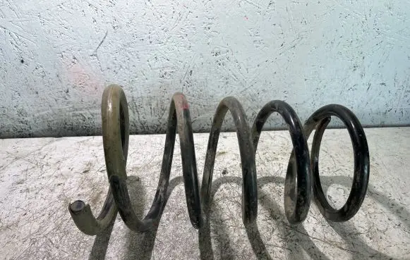 Nissan X-Trail T30 Rear coil spring