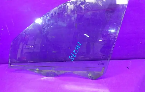Citroen Xsara Picasso Front door window glass four-door