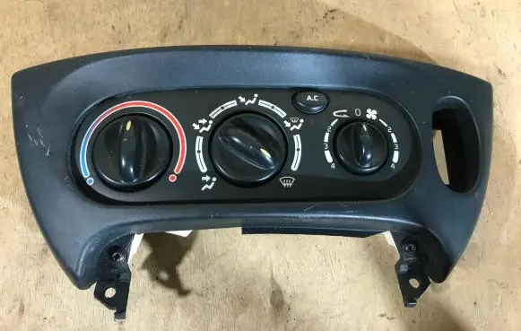 Renault Megane I Climate control unit J64PAC 657120V 101589