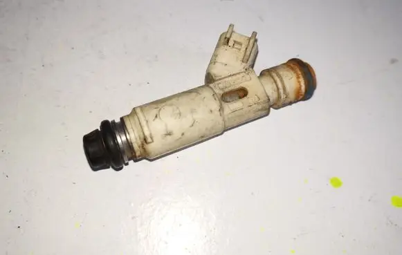Ford Maverick Fuel injector YL8EC7B