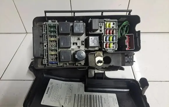 Volvo V70 Fuse box set 30728132