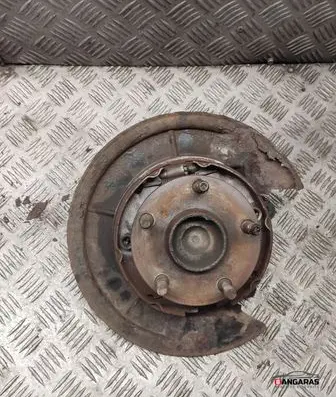 Toyota Corolla Verso E110 Rear wheel hub