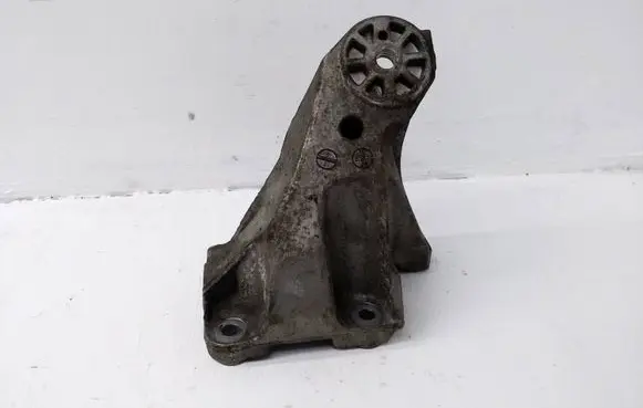 Audi Q7 4L Engine mounting bracket 7L6199308