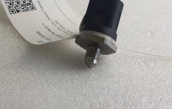 Mini One - Cooper F56 F55 Fuel pressure sensor 7620946
